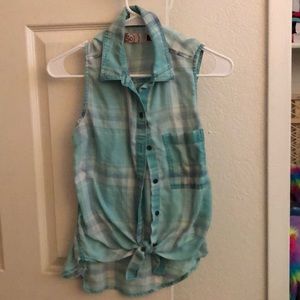 Tie up no sleeve plaid shirt